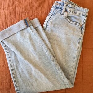 Loose fit, high-rise, light demin, mom jeans